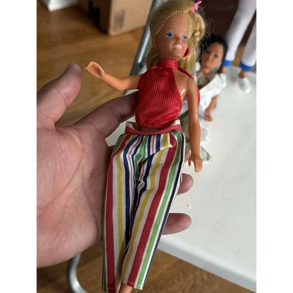 Vintage Mattel Barbies Form Early 80s To Late 80s , With Clothes, Good Condition